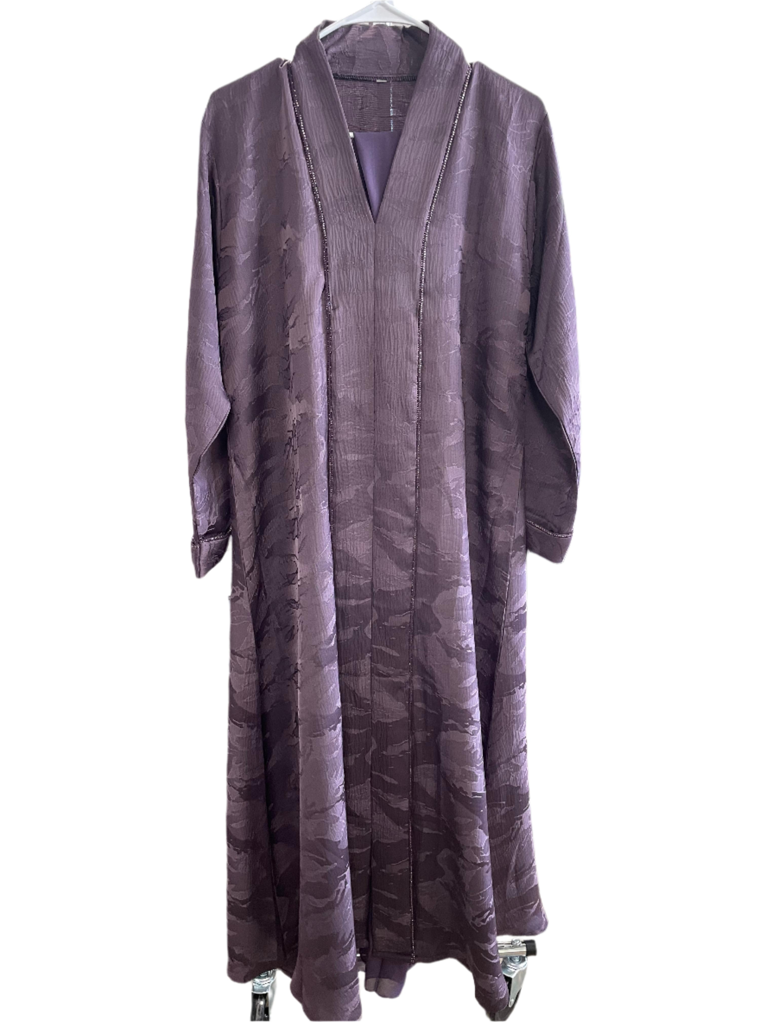 Comfortable Closed Avaya with Sequin Design