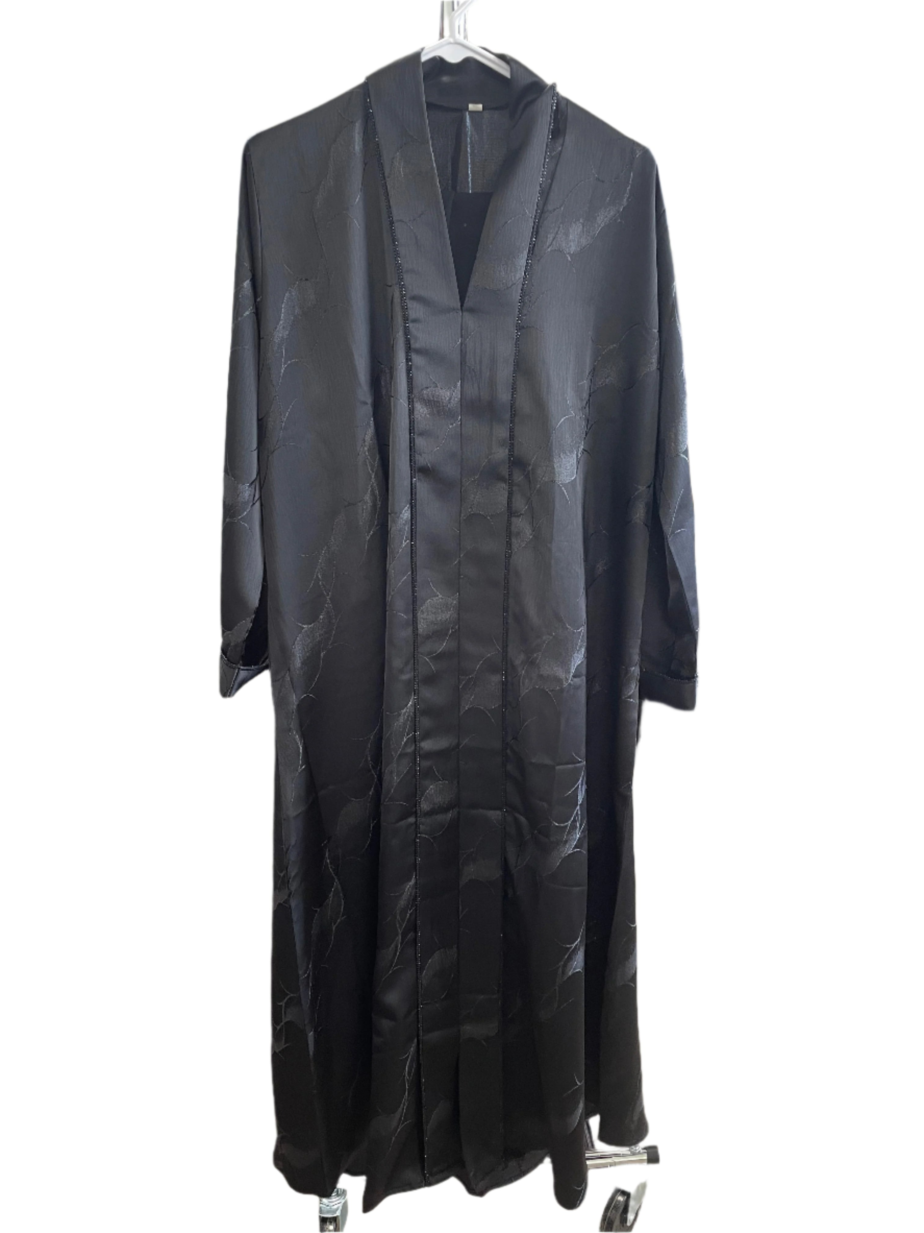 Comfortable Closed Avaya with Sequin Design