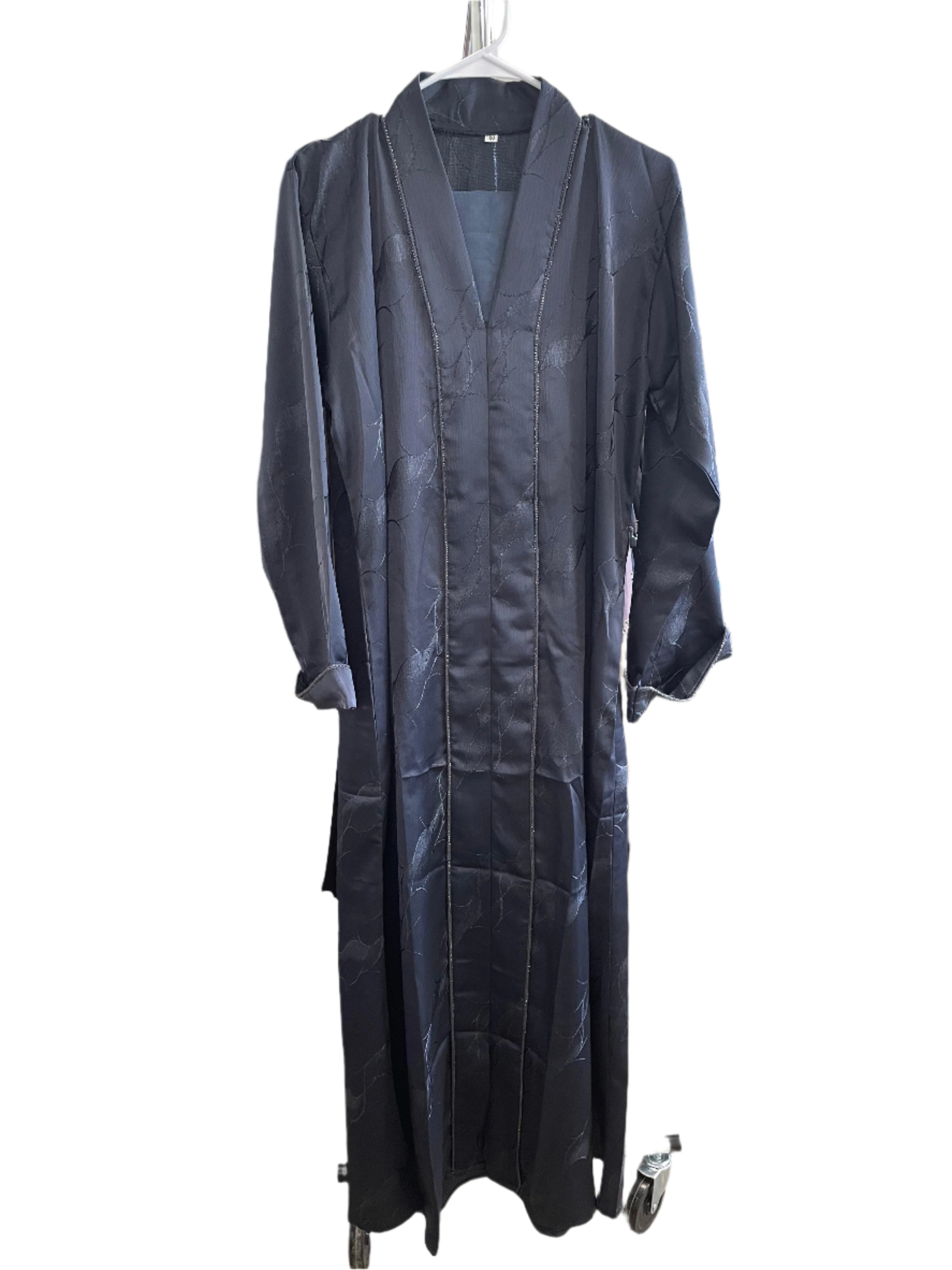 Comfortable Closed Avaya with Sequin Design